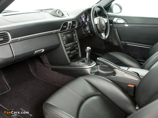 Images of Porsche 911 Carrera S Coupe UK-spec (997) 2008–11 (640 x 480)