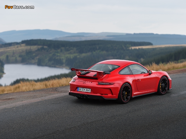 Images of Porsche 911 GT3 (991) 2017 (640 x 480)