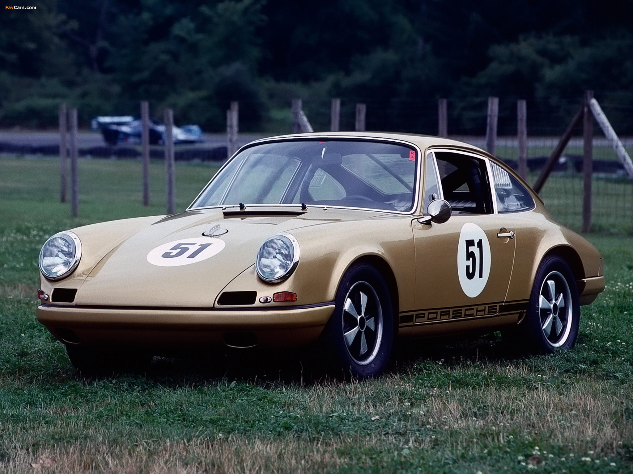Photos of Porsche 911 R/2.0 Coupe (901) 1967–69 (2048 x 1536)