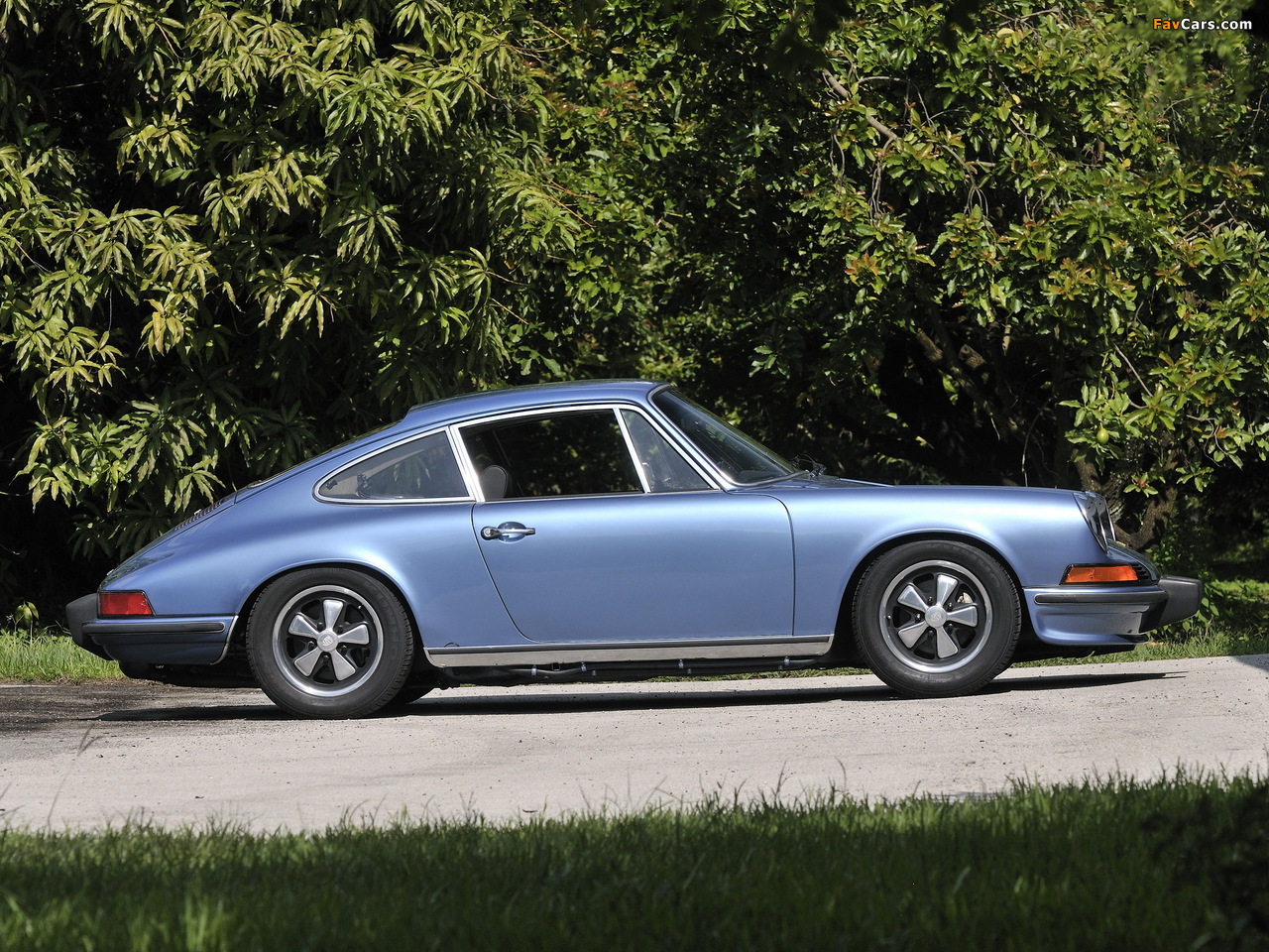 Photos of Porsche 911 S 2.4 Coupe (911) 1972–73 (1280 x 960)