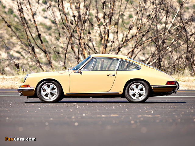 Pictures of Porsche 911 S 2.0 Coupe US-spec (901) 1966–68 (640 x 480)