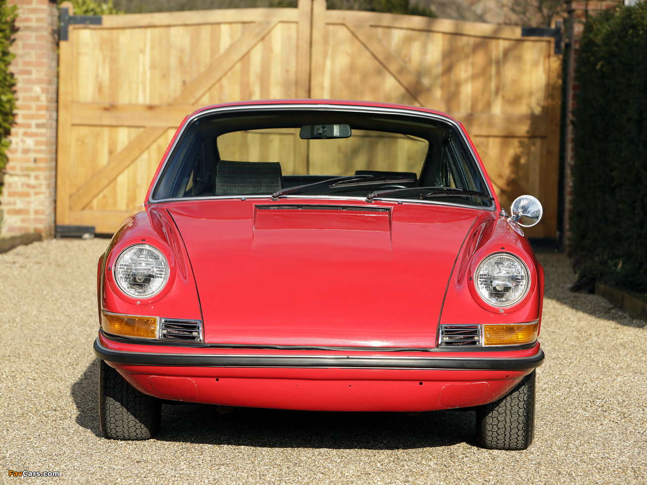 Pictures of Porsche 911 T 2.2 Coupe US-spec (911) 1970–71 (1280 x 960)