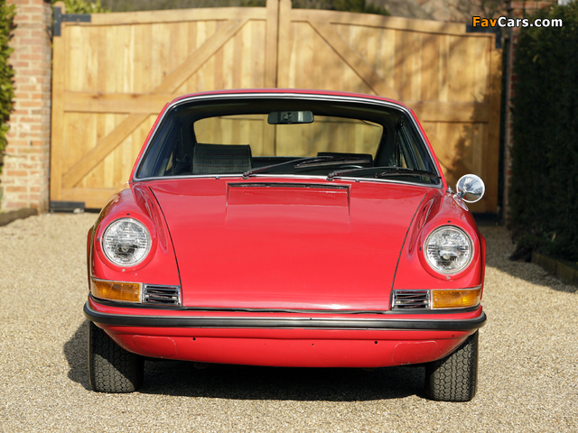 Pictures of Porsche 911 T 2.2 Coupe US-spec (911) 1970–71 (640 x 480)