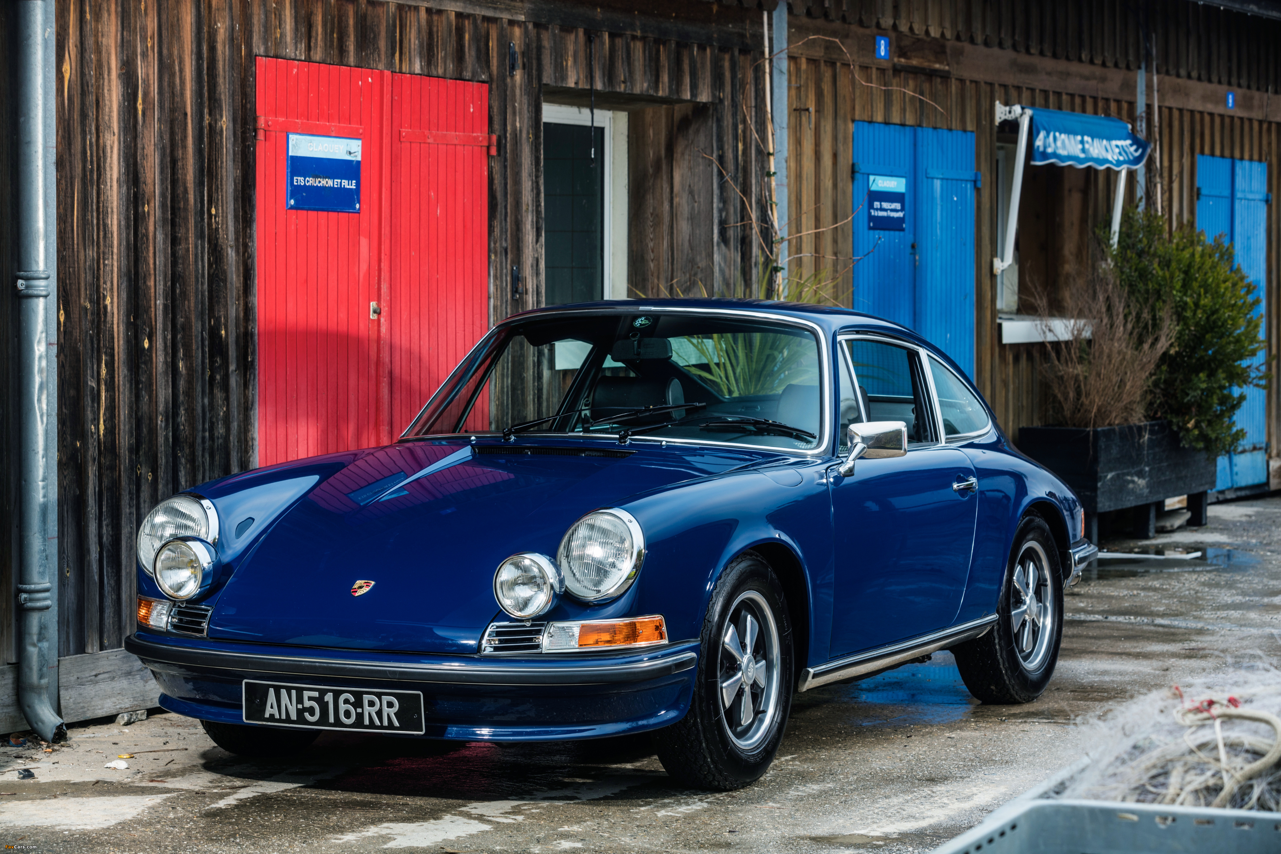 Pictures of Porsche 911 S 2.4 Coupe (911) 1971–73 (4096 x 2731)