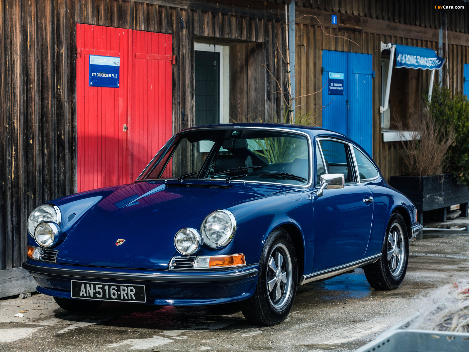 Pictures of Porsche 911 S 2.4 Coupe (911) 1971–73 (1600 x 1200)
