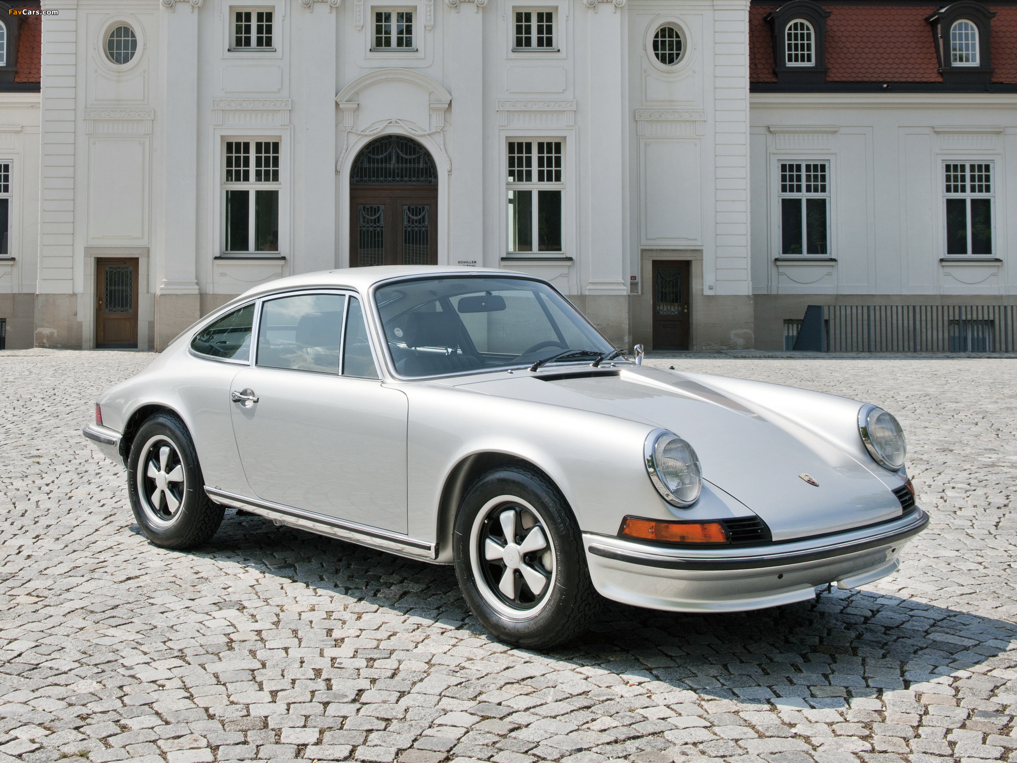 Pictures of Porsche 911 T 2.4 Coupe (911) 1972–73 (2048 x 1536)