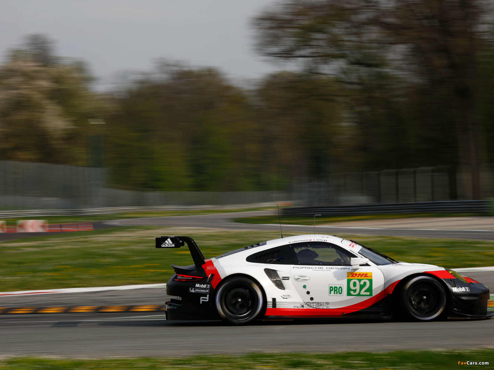 Pictures of Porsche 911 RSR (991) 2017 (1600 x 1200)