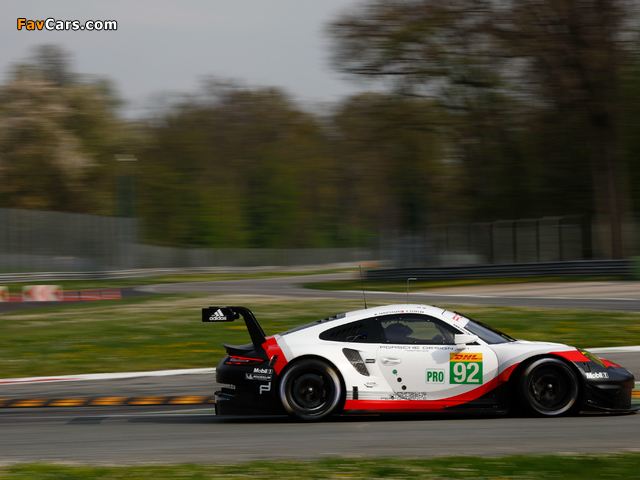 Pictures of Porsche 911 RSR (991) 2017 (640 x 480)