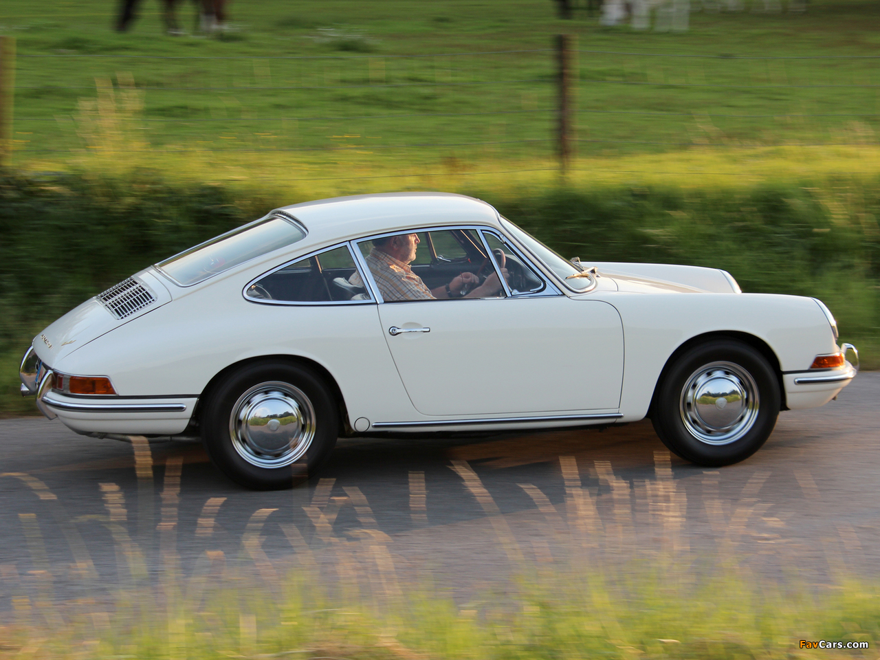 Porsche 911 2.0 Coupe (901) 1964–67 photos (1280 x 960)