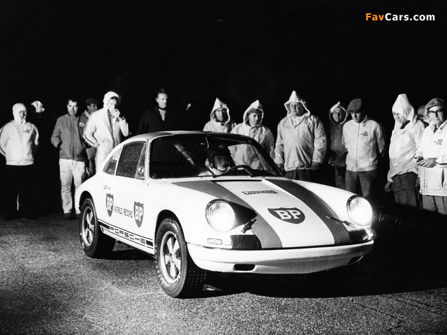 Porsche 911 R/2.0 Coupe (901) 1967–69 images (640 x 480)