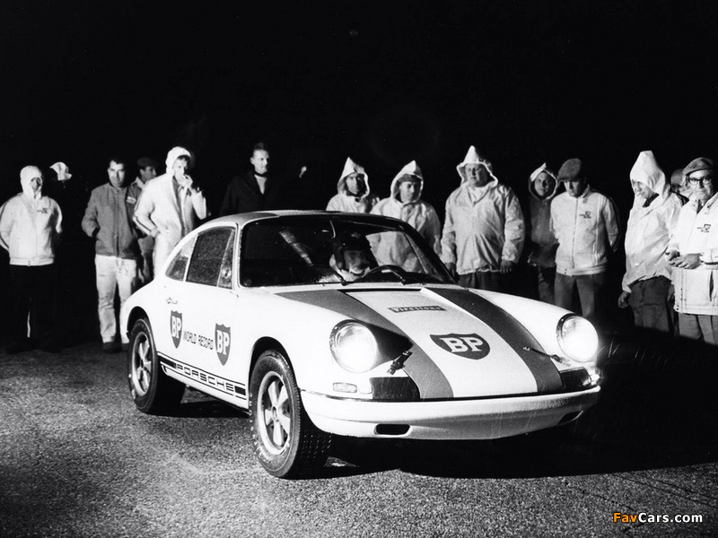 Porsche 911 R/2.0 Coupe (901) 1967–69 images (800 x 600)