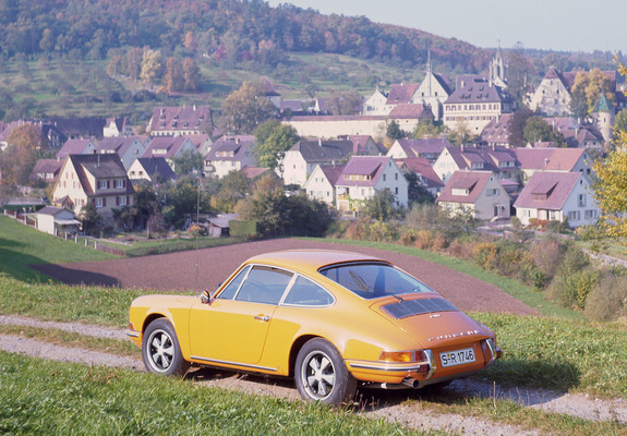 Porsche 911 T 2.2 Coupe (911) 1970–71 pictures