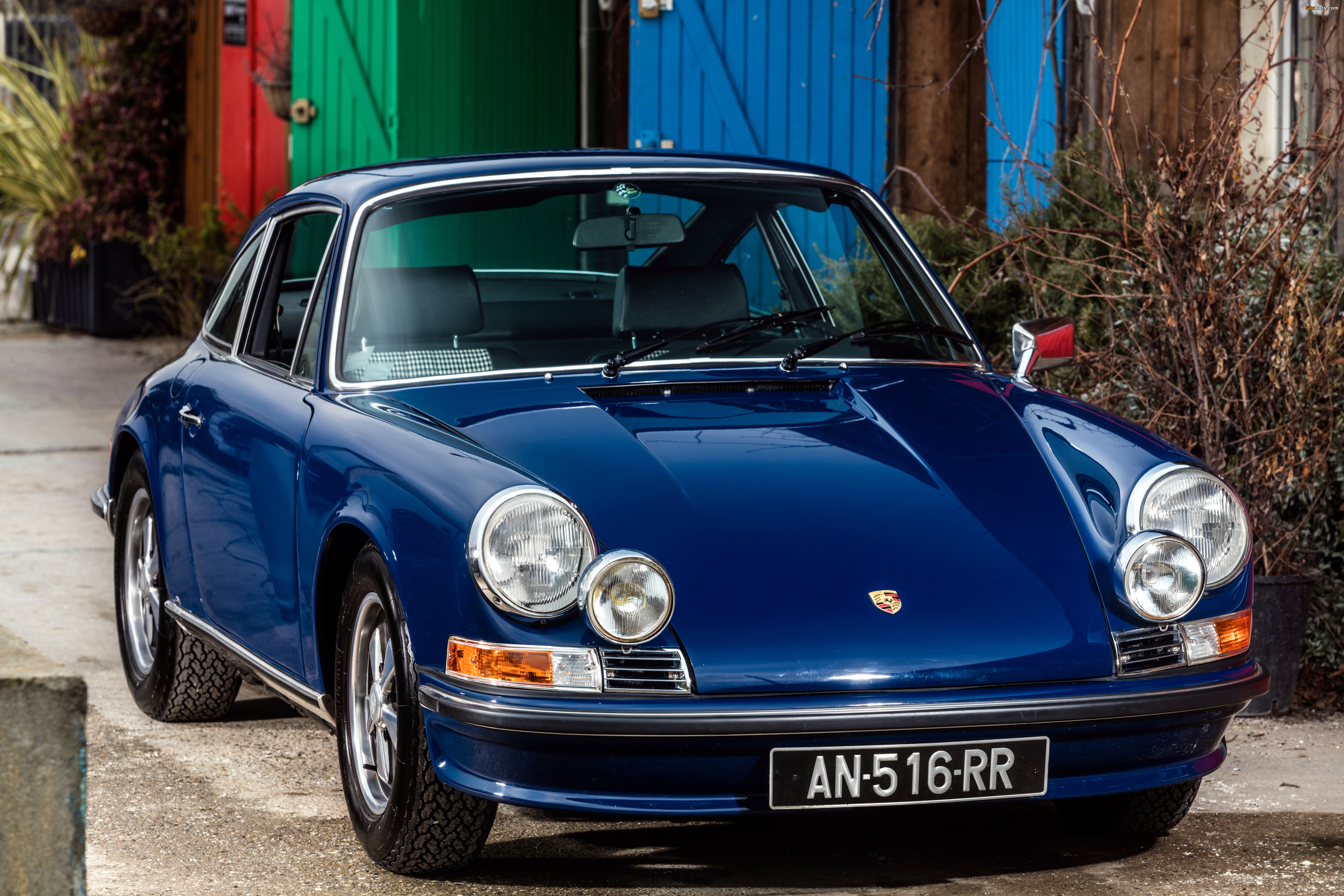 Porsche 911 S 2.4 Coupe (911) 1971–73 pictures (4096 x 2731)