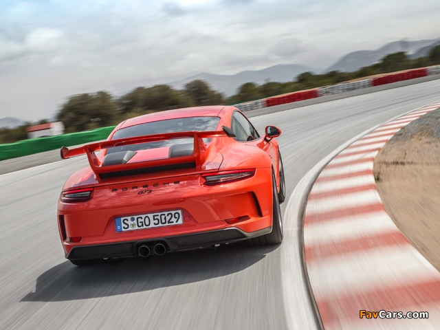 Porsche 911 GT3 (991) 2017 wallpapers (640 x 480)