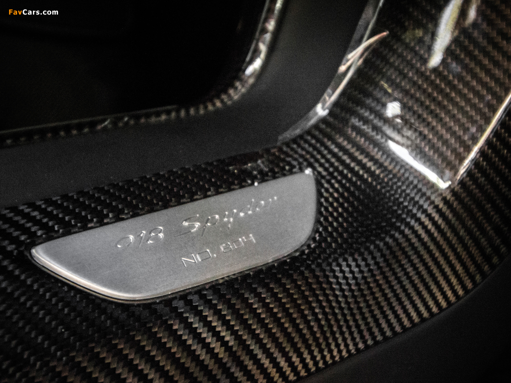 Photos of Porsche 918 Spyder "Weissach Package" US-spec 2014–15 (1024 x 768)