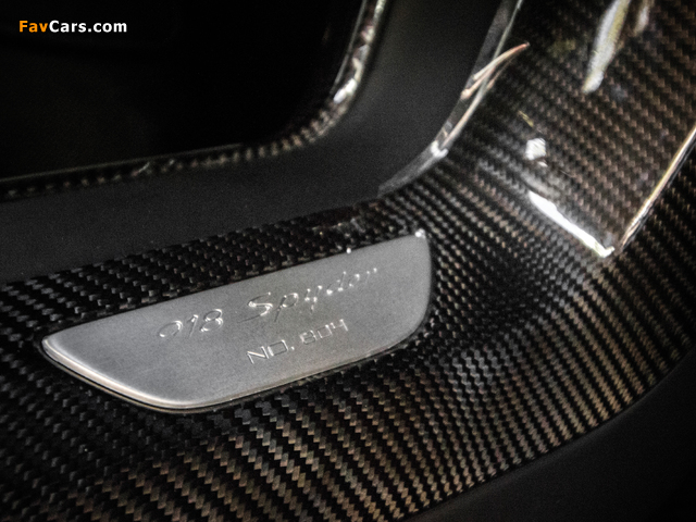 Photos of Porsche 918 Spyder "Weissach Package" US-spec 2014–15 (640 x 480)