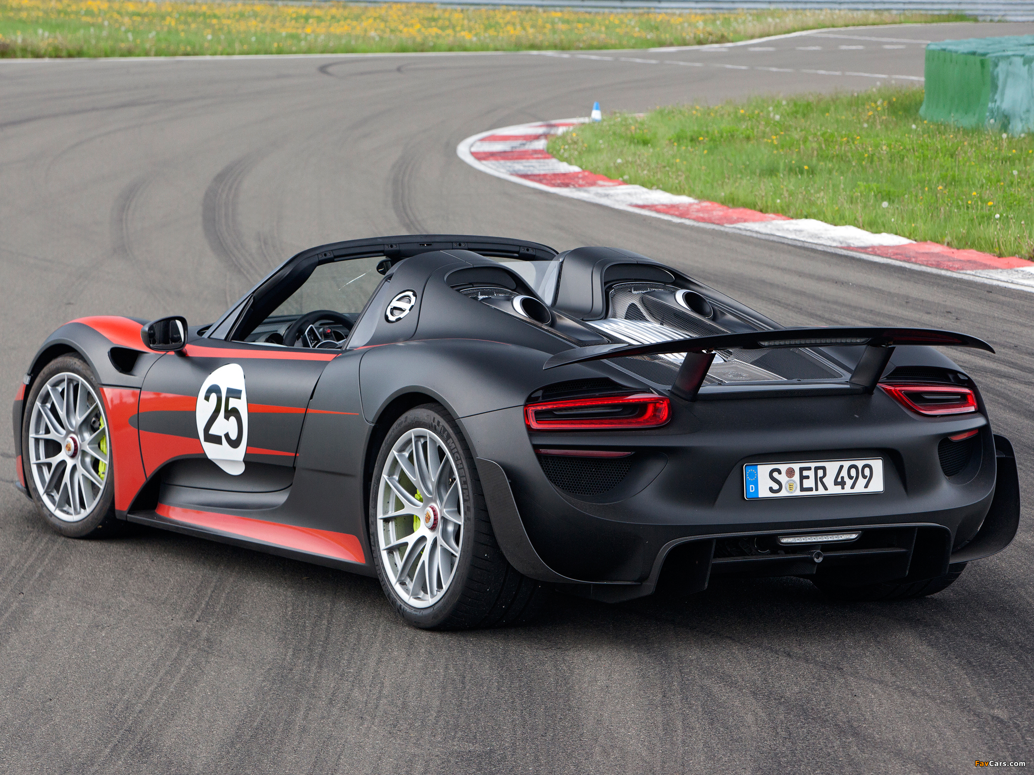 Porsche 918 Spyder Prototype 2013 photos (2048 x 1536)