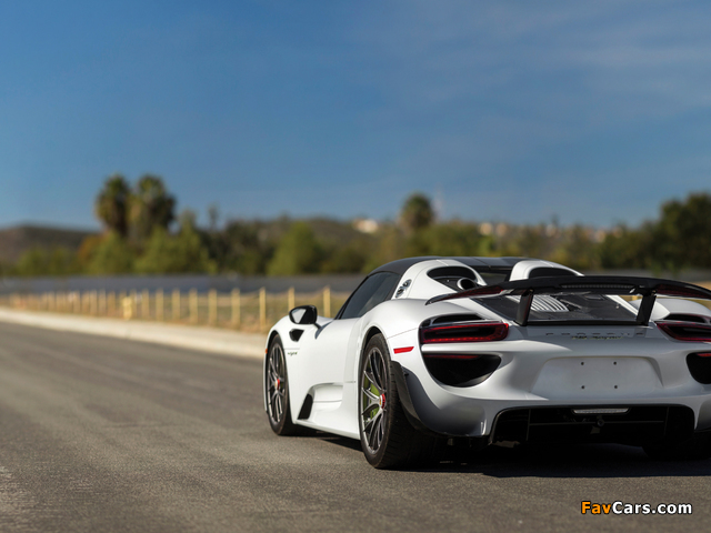 Porsche 918 Spyder "Weissach Package" US-spec 2014–15 images (640 x 480)