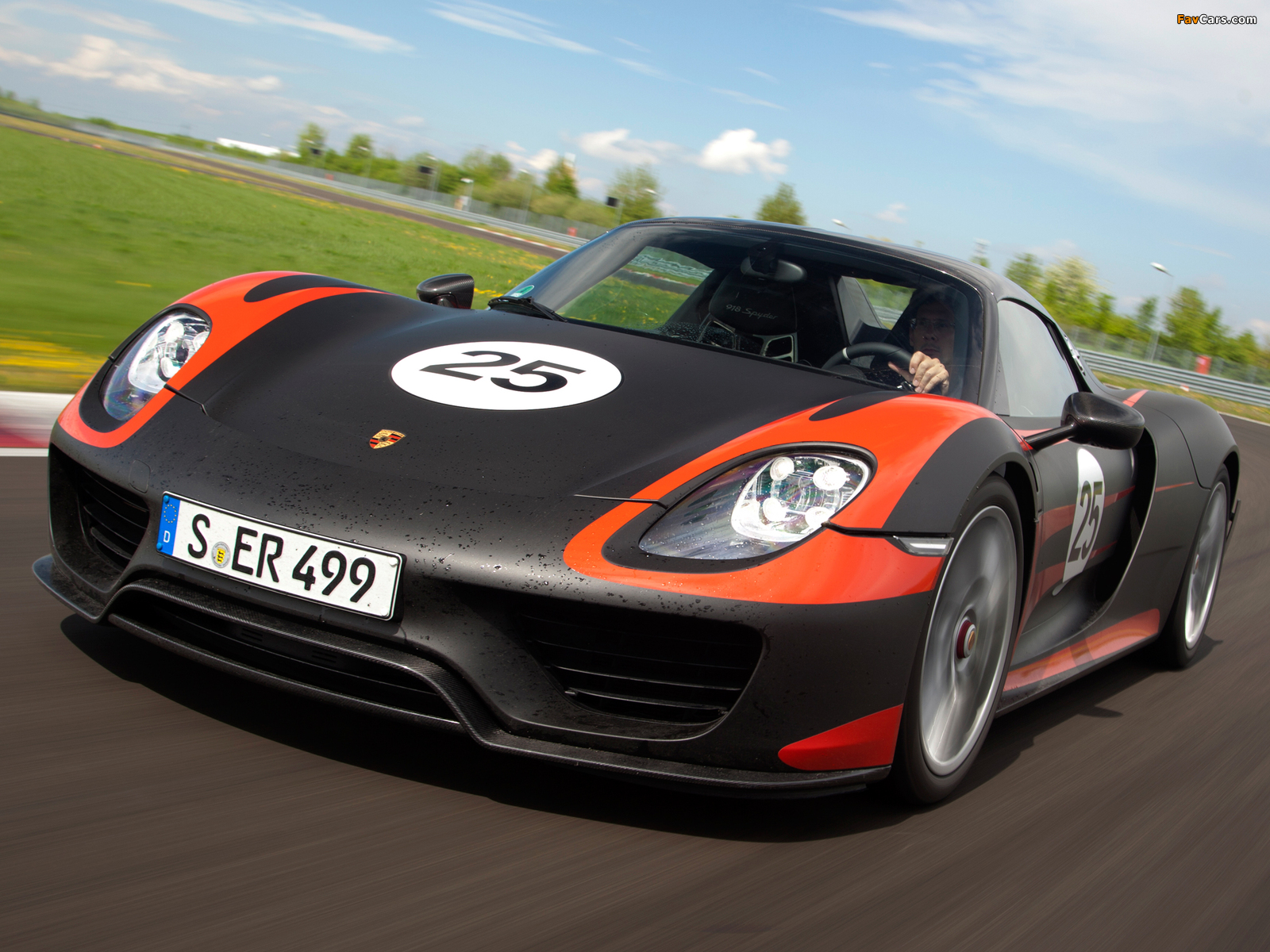 Porsche 918 Spyder Prototype 2013 wallpapers (1600 x 1200)