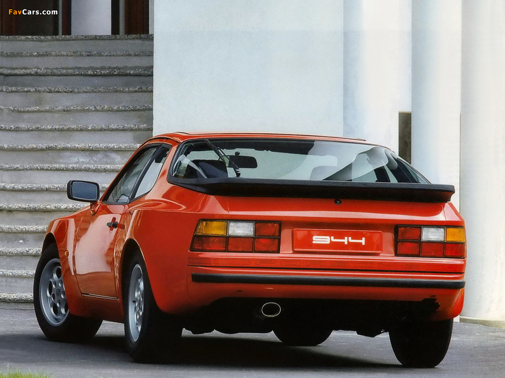 Photos of Porsche 944 Coupe 1982–89 (1024 x 768)