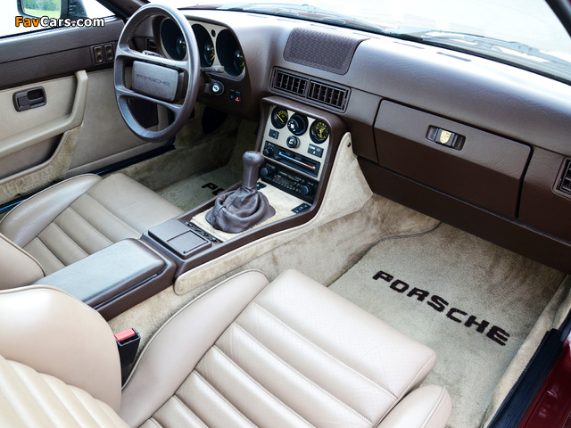 Photos of Porsche 944 Coupe US-spec 1982–89 (640 x 480)