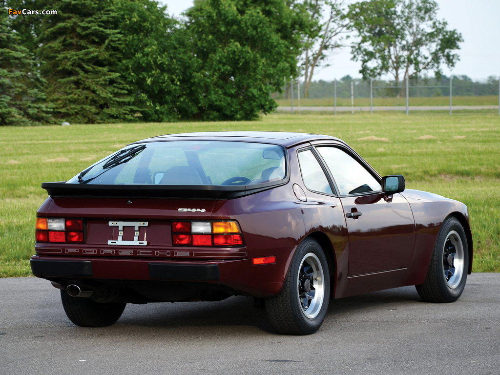 Porsche 944 Coupe US-spec 1982–89 photos (1024 x 768)