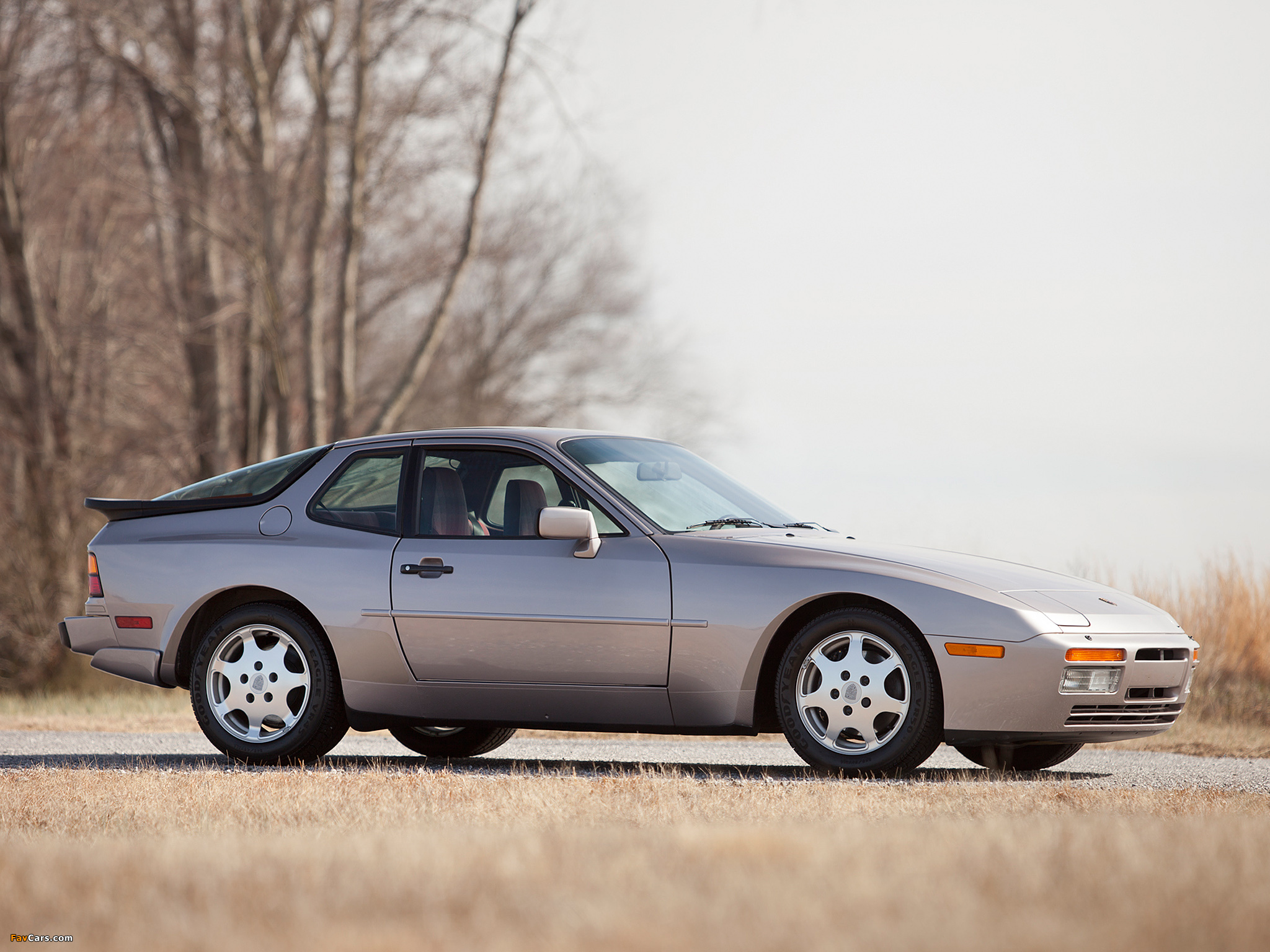 Porsche 944 Turbo S Coupe US-spec 1988 images (2048 x 1536)