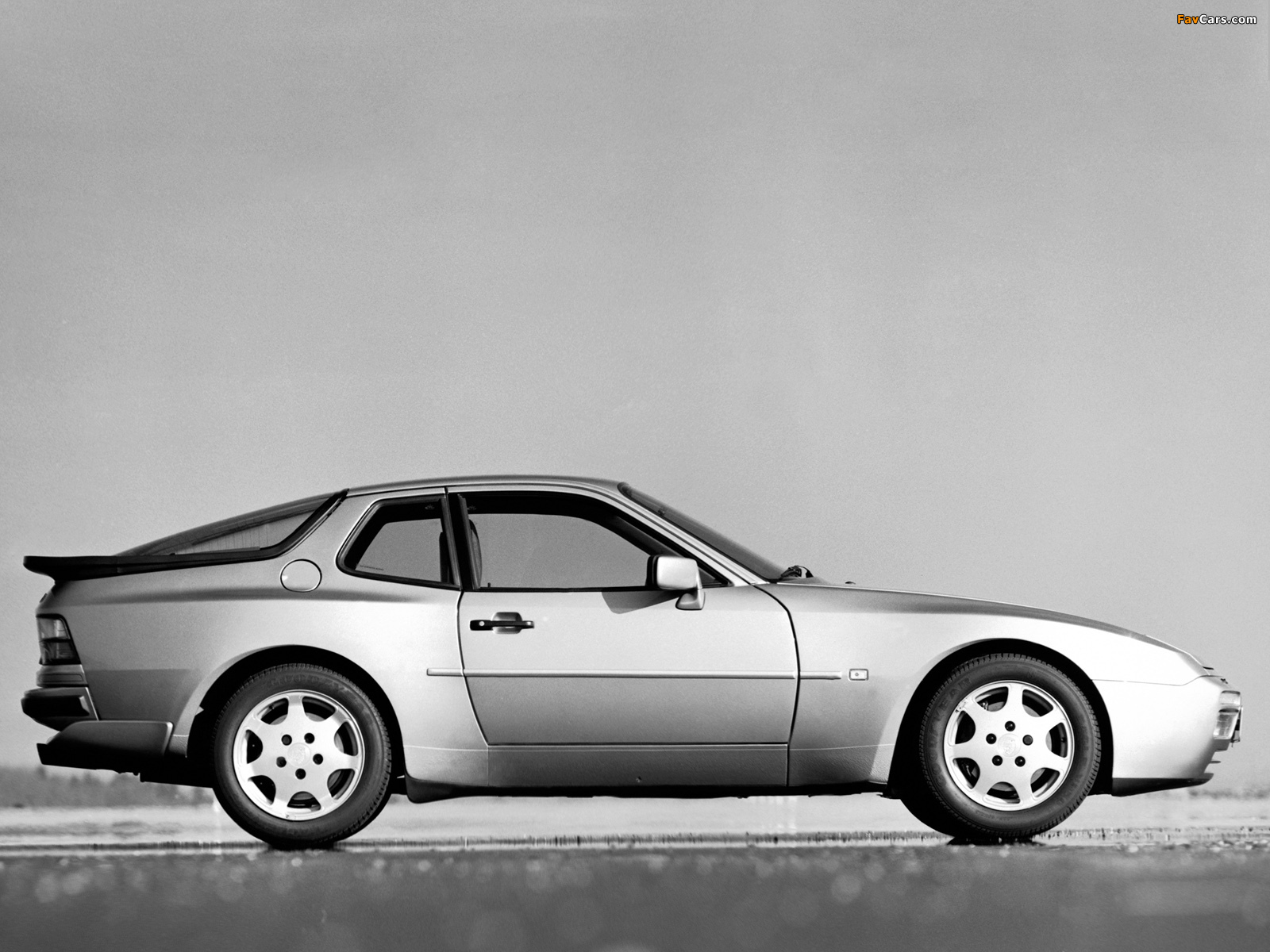 Porsche 944 Turbo Coupe 1985–91 wallpapers (1600 x 1200)