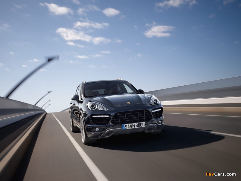 Images of Porsche Cayenne Turbo (958) 2010 (800 x 600)