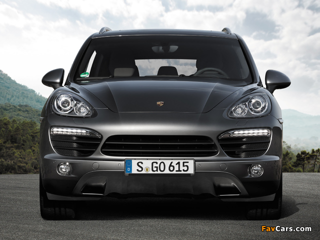 Images of Porsche Cayenne S Diesel (958) 2012 (640 x 480)