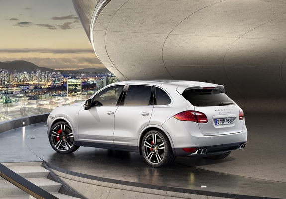 Images of Porsche Cayenne Turbo S (958) 2013