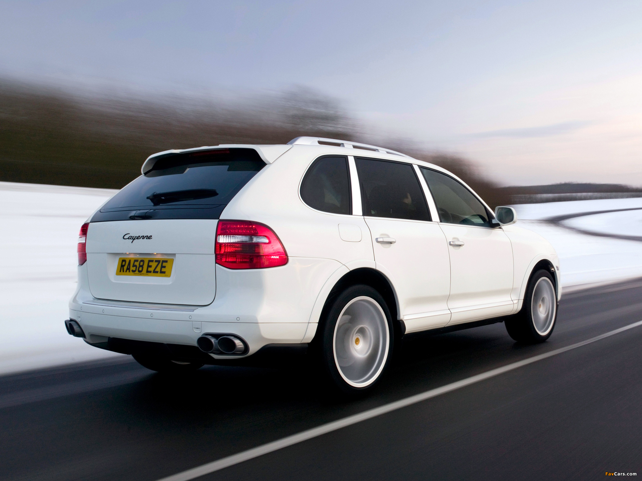 Photos of Porsche Cayenne UK-spec (957) 2007–10 (2048 x 1536)