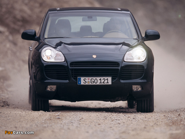 Pictures of Porsche Cayenne Turbo (955) 2002–07 (640 x 480)