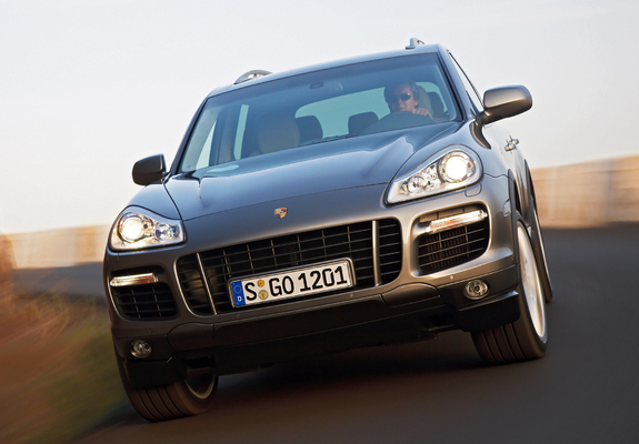 Pictures of Porsche Cayenne Turbo (957) 2007–10