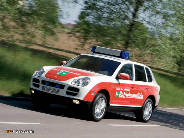 Pictures of Porsche Cayenne Ambulance (955) 2007–10 (640 x 480)