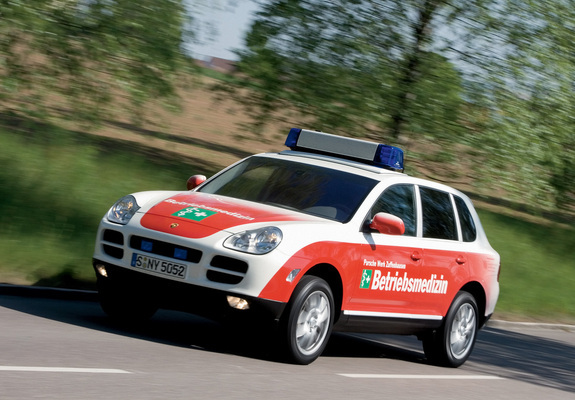 Pictures of Porsche Cayenne Ambulance (955) 2007–10