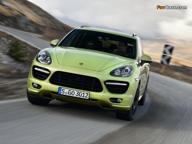 Pictures of Porsche Cayenne GTS (958) 2012 (640 x 480)