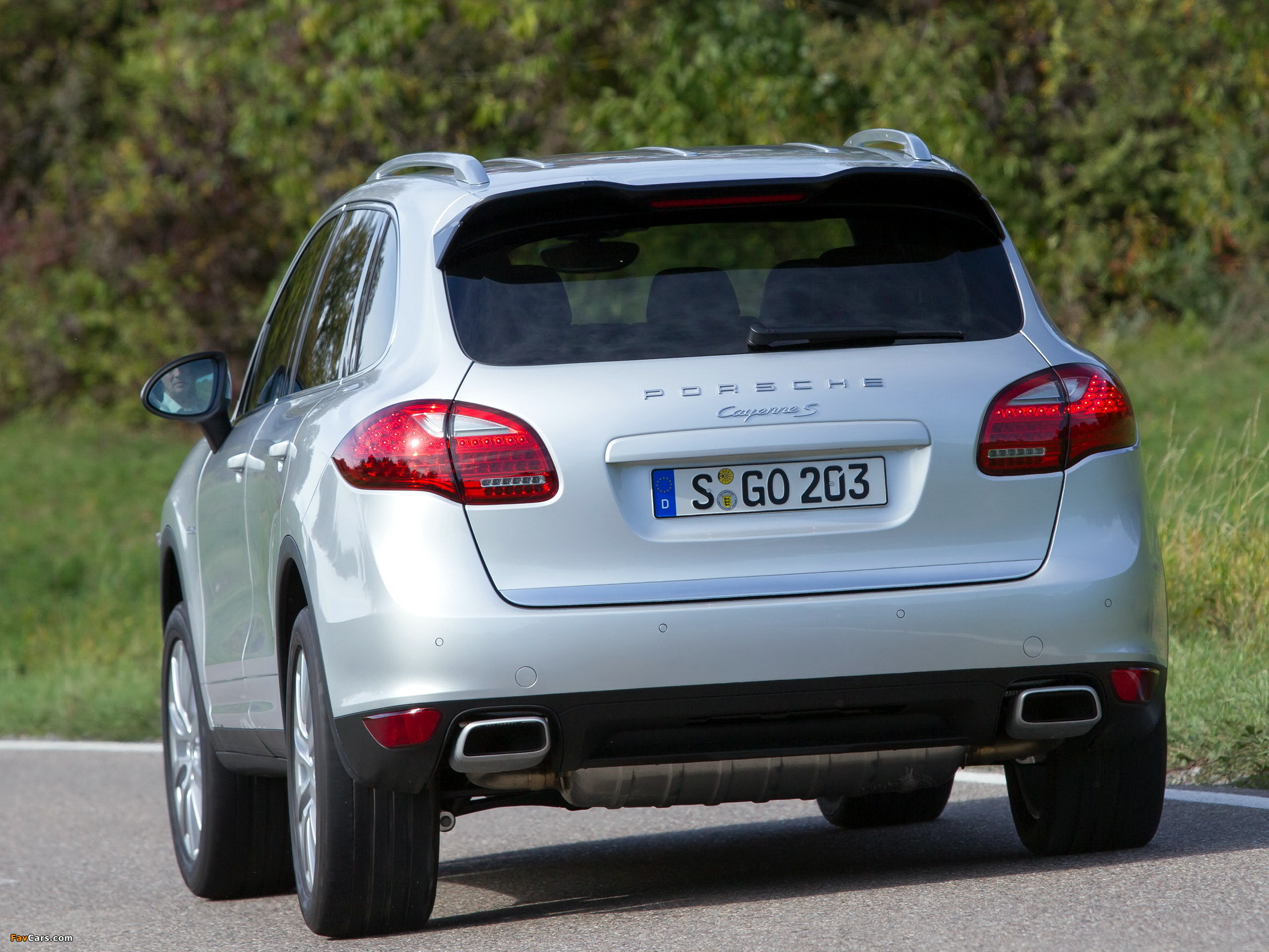 Pictures of Porsche Cayenne S Diesel (958) 2012 (2048 x 1536)