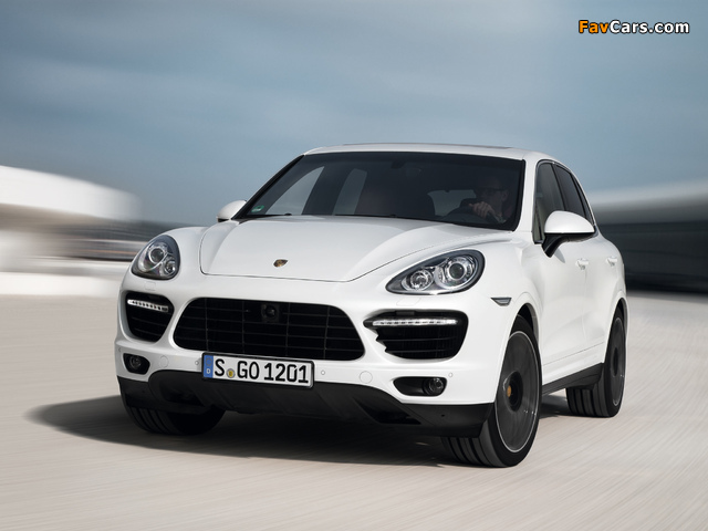 Pictures of Porsche Cayenne Turbo S (958) 2013 (640 x 480)