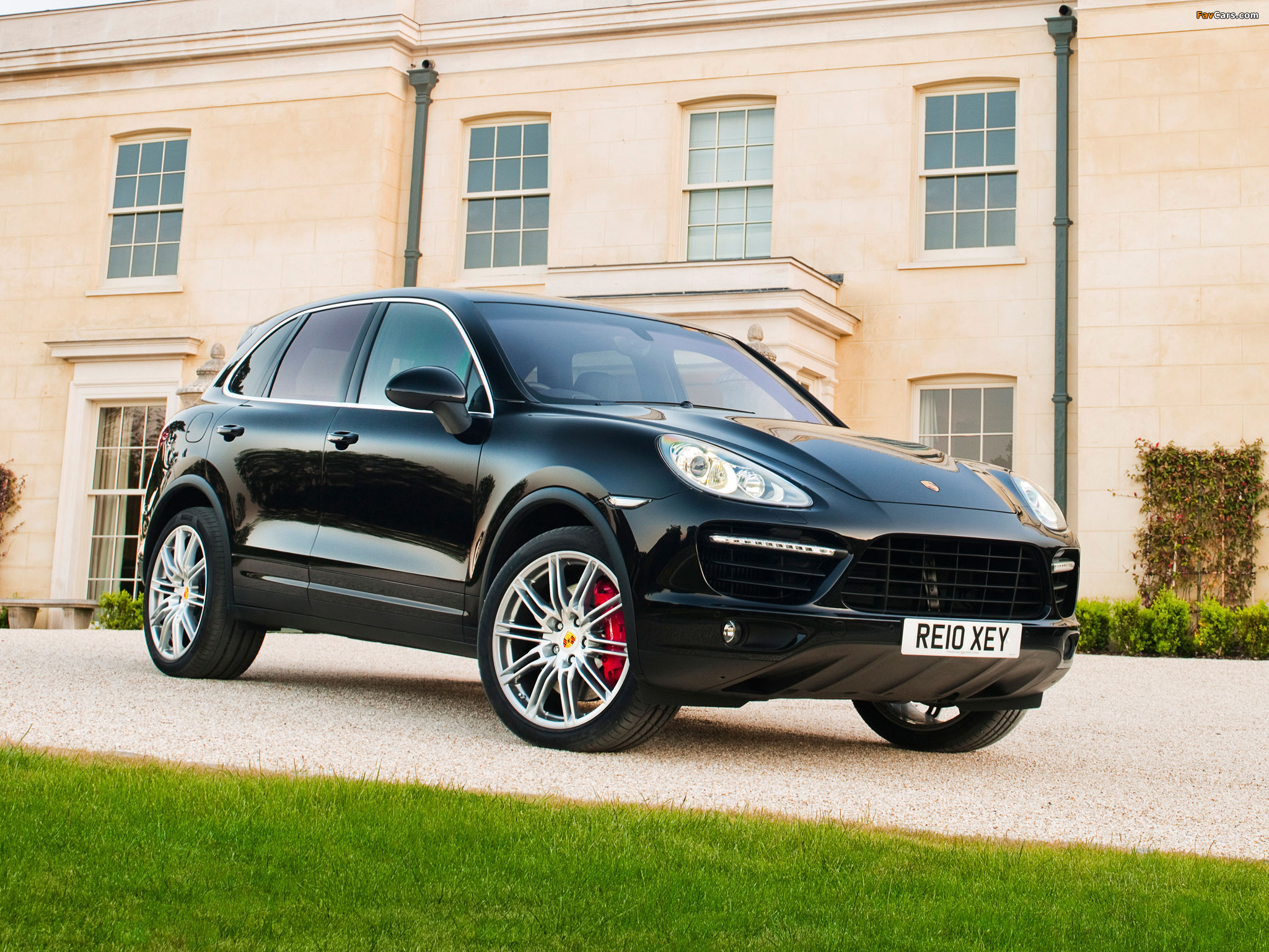 Porsche Cayenne Turbo UK-spec (958) 2010 wallpapers (2048 x 1536)