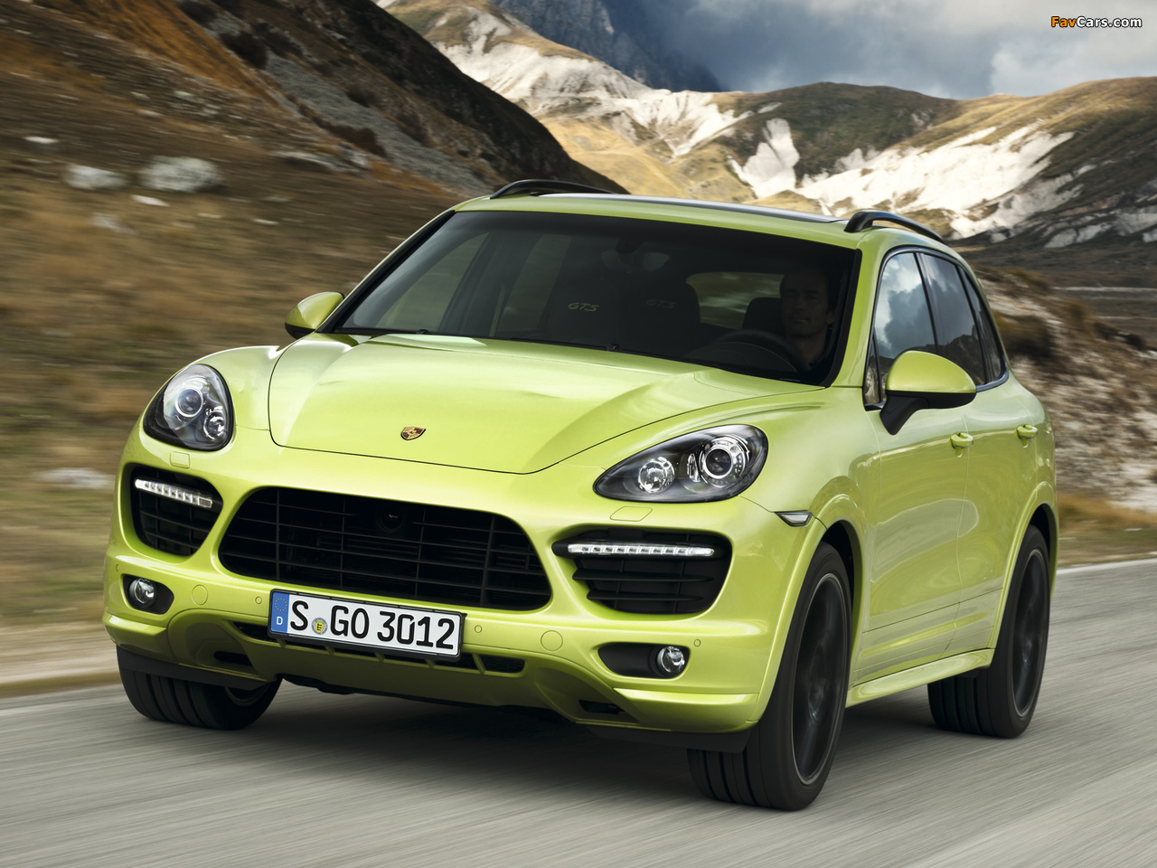 Porsche Cayenne GTS (958) 2012 wallpapers (1280 x 960)