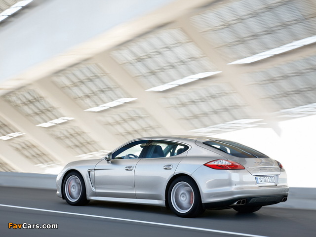 Images of Porsche Panamera Turbo (970) 2009 (640 x 480)