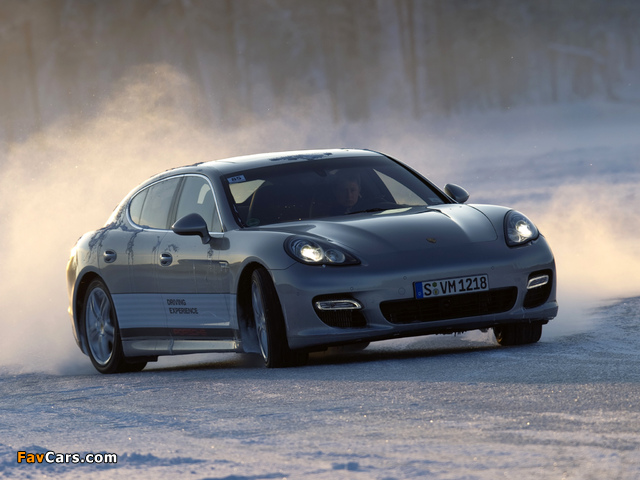 Images of Porsche Panamera 4S (970) 2009–13 (640 x 480)