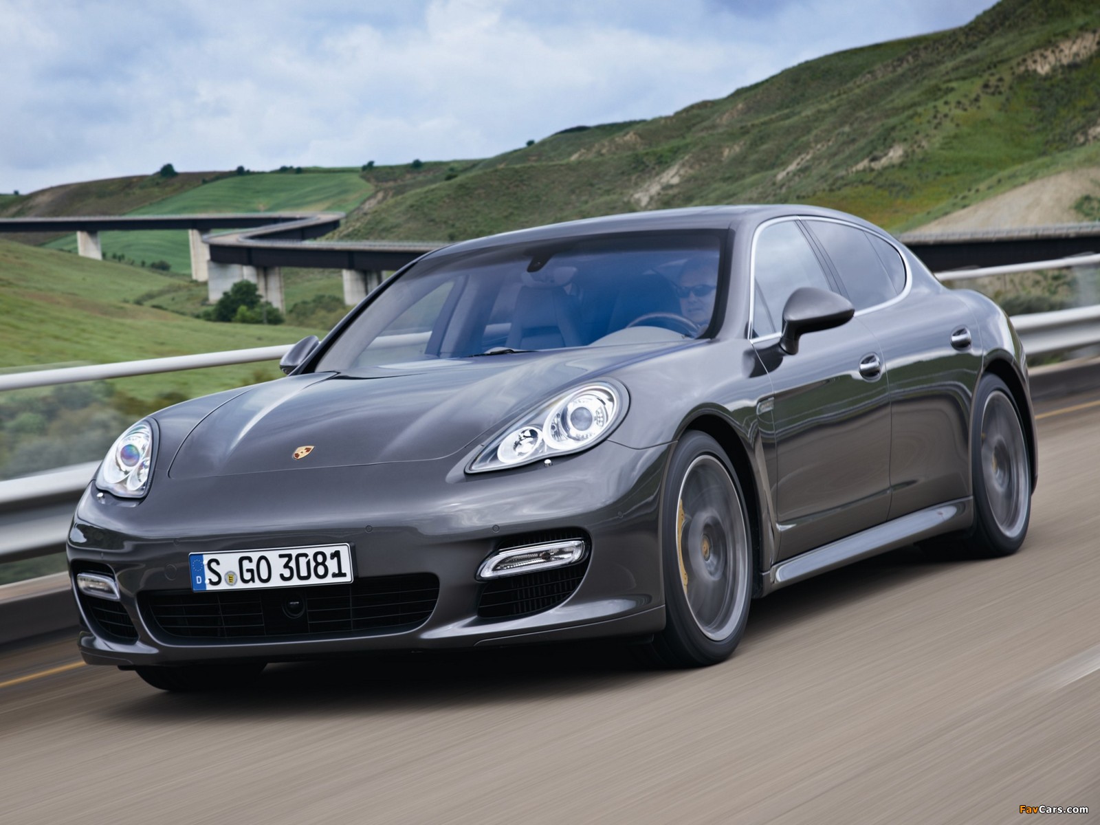 Images of Porsche Panamera Turbo S (970) 2011–13 (1600 x 1200)