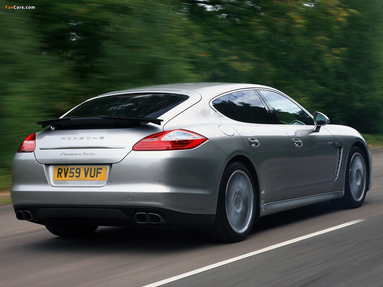 Photos of Porsche Panamera Turbo UK-spec (970) 2009–13 (1280 x 960)