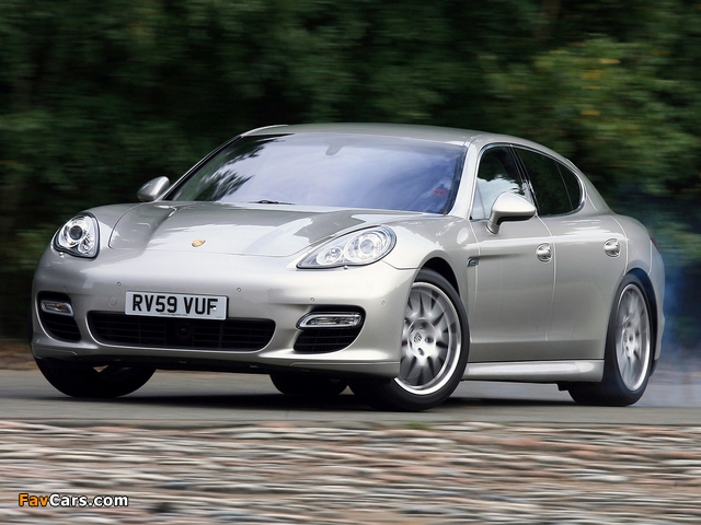 Photos of Porsche Panamera Turbo UK-spec (970) 2009–13 (640 x 480)