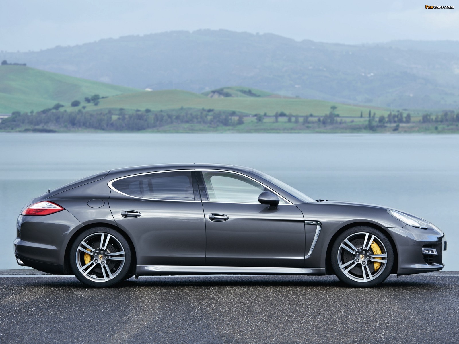 Pictures of Porsche Panamera Turbo S (970) 2011–13 (1600 x 1200)