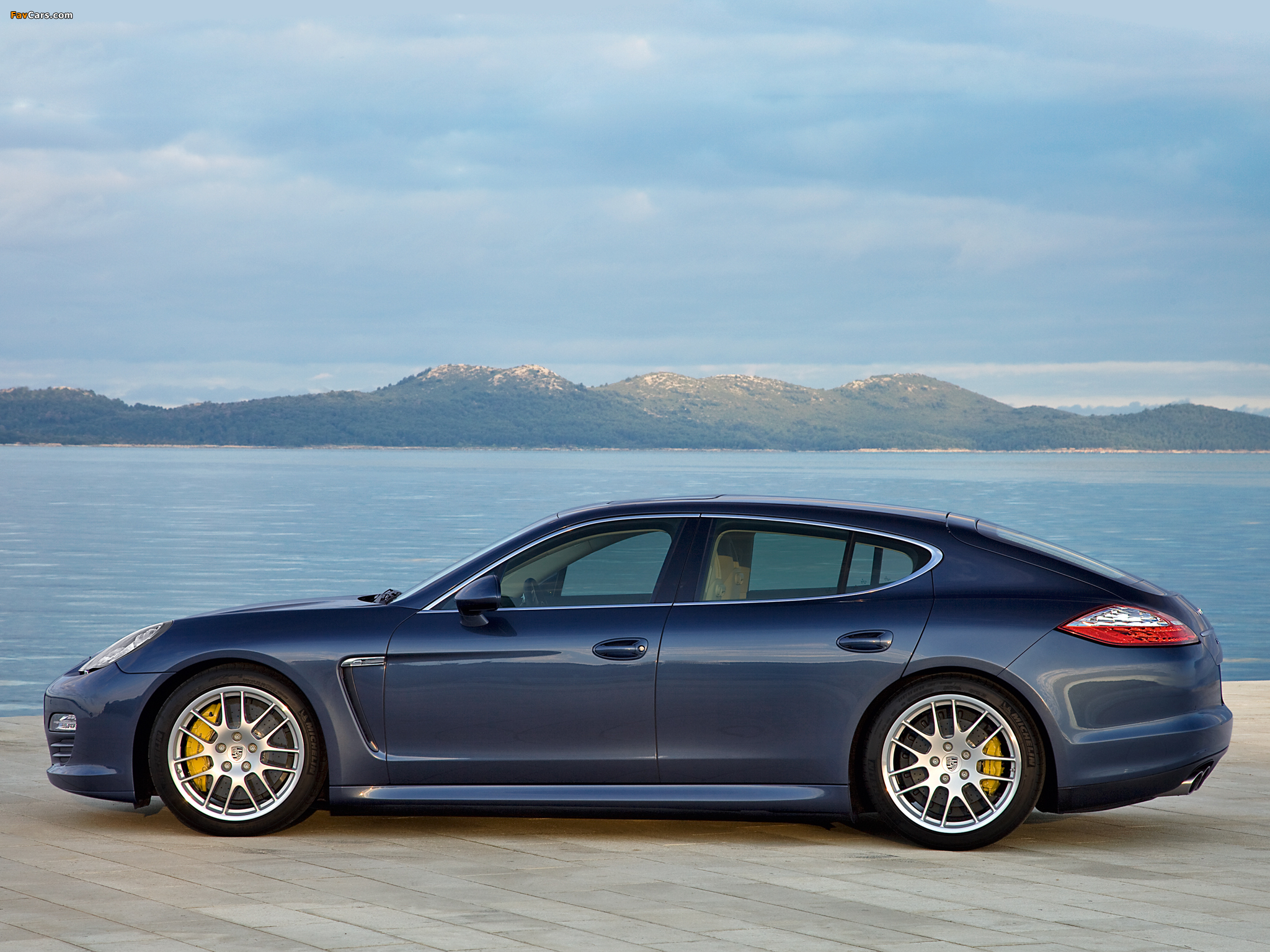 Porsche Panamera 4S (970) 2009–13 images (2048 x 1536)