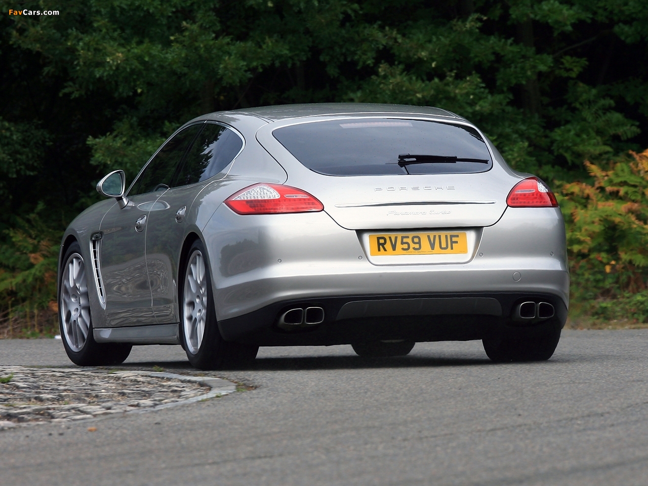 Porsche Panamera Turbo UK-spec (970) 2009–13 images (1280 x 960)