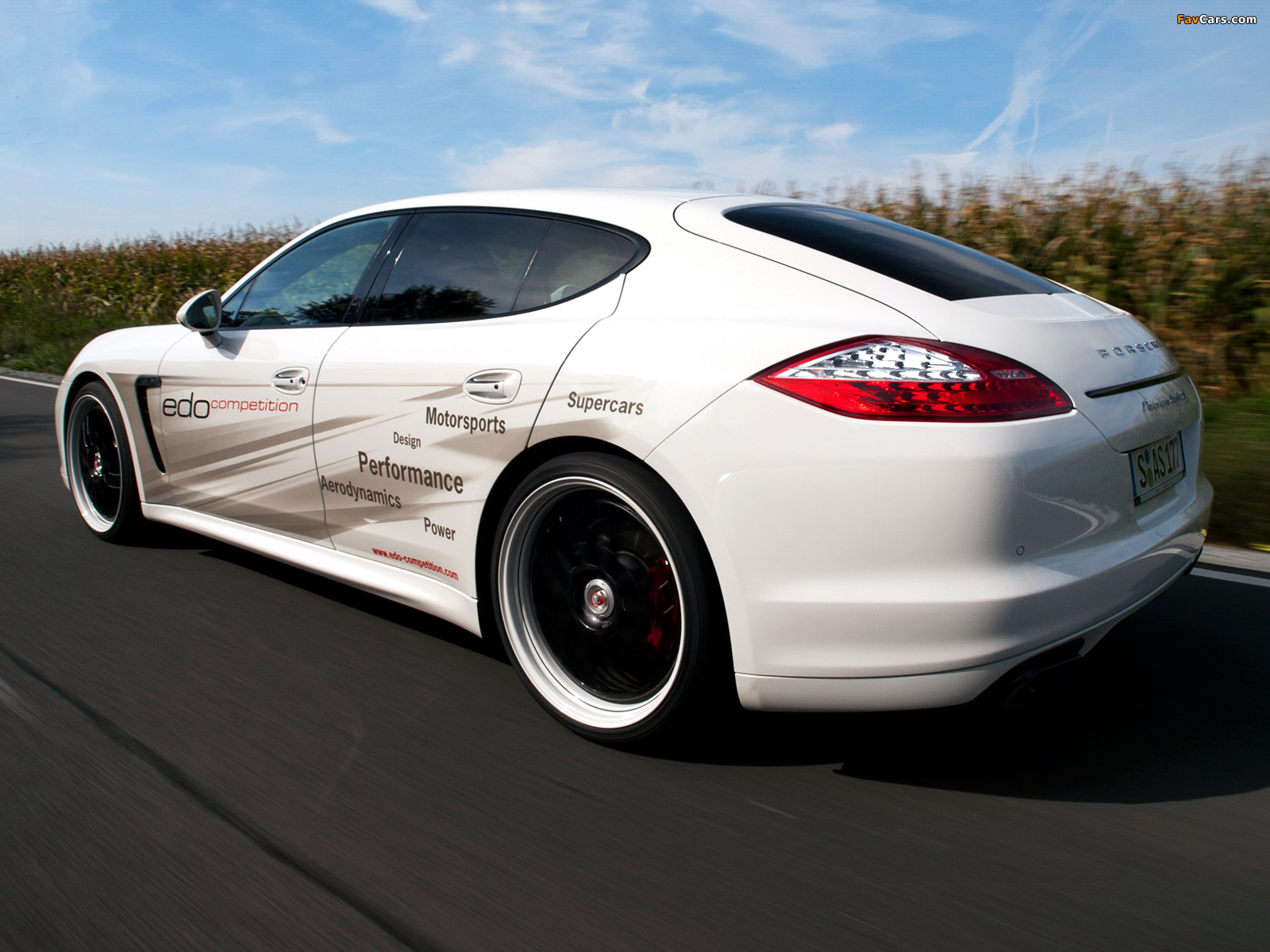 Edo Competition Porsche Panamera Turbo S (970) 2012 photos (1600 x 1200)